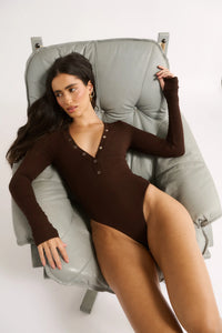 Nola Henley Long Sleeve Bodysuit - Cocoa
